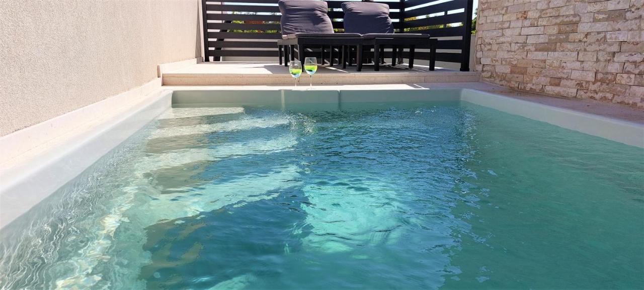 Vip Deluxe Apartment Arian Novaglia Esterno foto