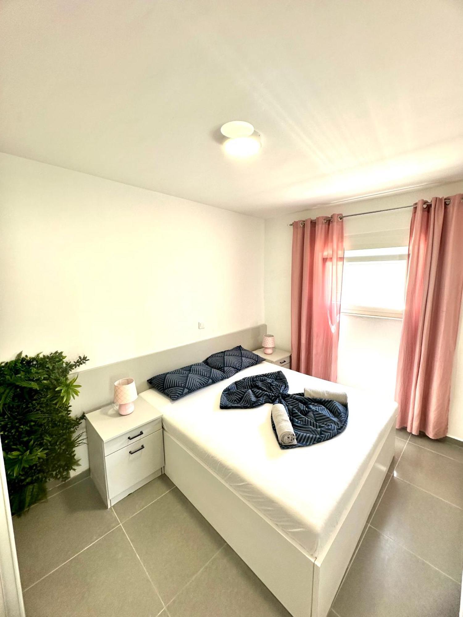 Vip Deluxe Apartment Arian Novaglia Esterno foto